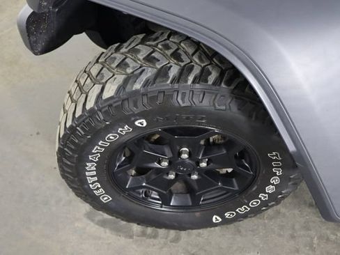 Used 2023 Jeep Wrangler Unlimited w/ Cold Weather Group AWD/4WD image 41