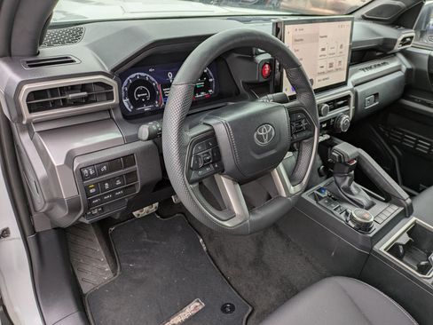 Used 2024 Toyota Tacoma TRD Sport image 8