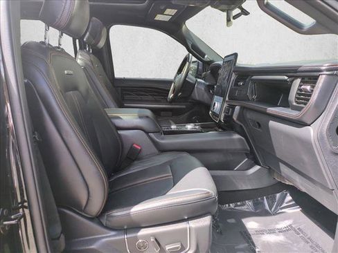Used 2024 Ford Expedition Platinum image 26