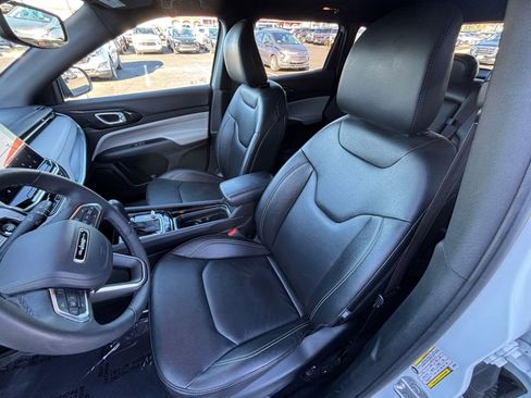 Used 2025 Jeep Compass Limited image 36