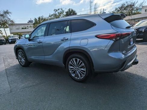 Used 2021 Toyota Highlander Platinum image 6