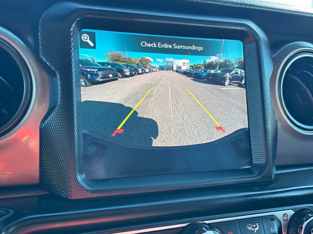 Used 2023 Jeep Gladiator Sport AWD/4WD image 25