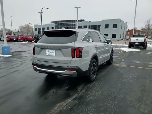 Used 2025 Kia Sorento S w/ Panoramic Sunroof Package image 30