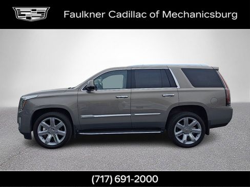 Used 2018 Cadillac Escalade Luxury AWD/4WD image 6