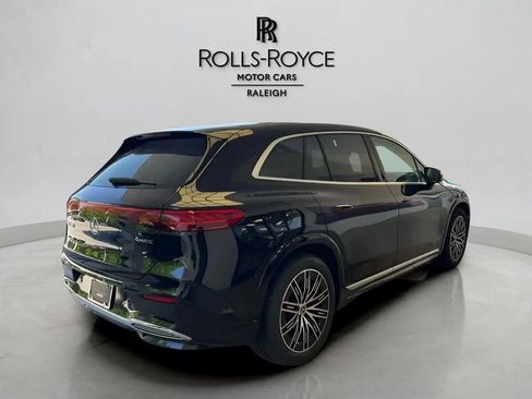 Used 2023 Mercedes-Benz EQS 580 4MATIC SUV w/ Exclusive Trim Package image 4