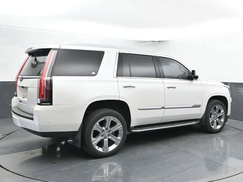 Used 2017 Cadillac Escalade Luxury AWD/4WD image 11