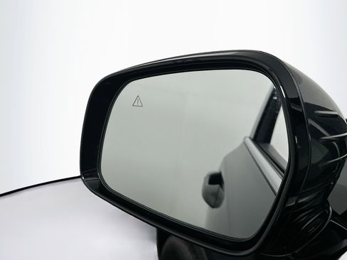 Used 2024 Kia Sorento S image 16