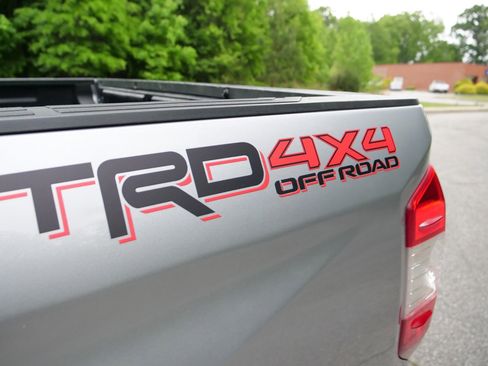 Used 2018 Toyota Tundra SR5 w/ TRD Off Road Package AWD/4WD image 30