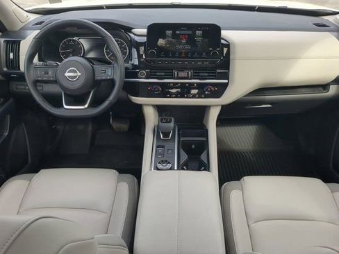 Used 2024 Nissan Pathfinder SL w/ SL Premium Package image 14