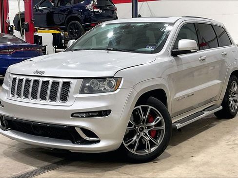 Used 2012 Jeep Grand Cherokee SRT8 w/ Luxury Group II AWD/4WD image 35
