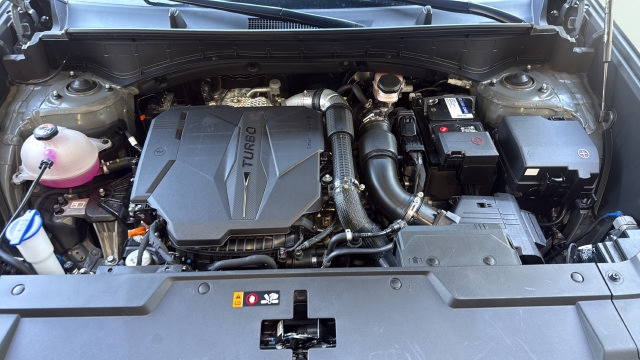 Used 2025 Hyundai Santa Fe Limited FWD image 32