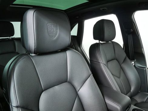 New 2026 Porsche Macan Turbo AWD/4WD image 25