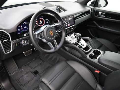 Certified 2021 Porsche Cayenne S AWD/4WD image 4