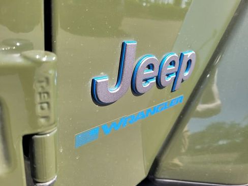 Used 2023 Jeep Wrangler Unlimited Rubicon 4xe AWD/4WD image 28