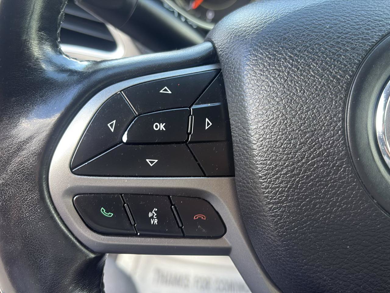 Used 2019 Jeep Cherokee Latitude Plus FWD image 18