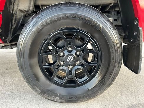 Used 2022 Toyota Tacoma SR5 image 31