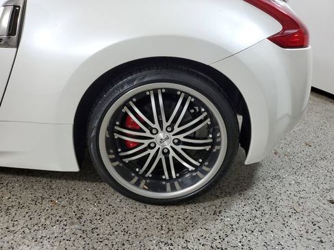 Used 2018 Nissan 370Z Base image 8