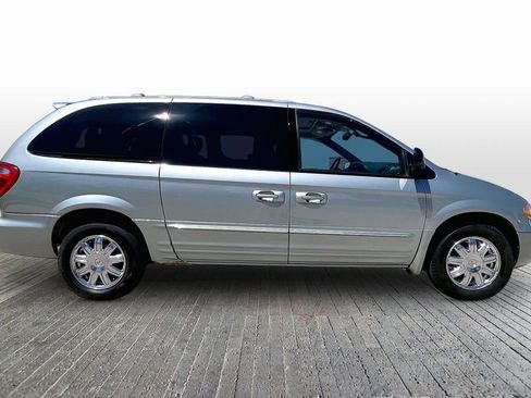 Used 2004 Chrysler Town & Country Limited w/ Trailer Tow Group AWD/4WD image 8
