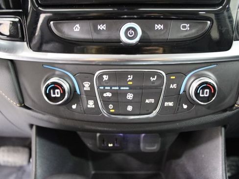 Used 2021 Chevrolet Traverse LT AWD/4WD image 35