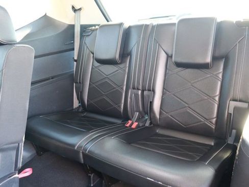 Used 2024 Volkswagen Atlas SE image 14