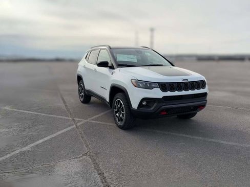New 2026 Jeep Compass Trailhawk image 16