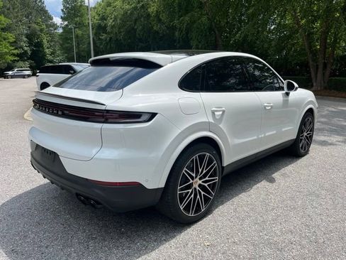 Used 2024 Porsche Cayenne Coupe AWD/4WD image 9