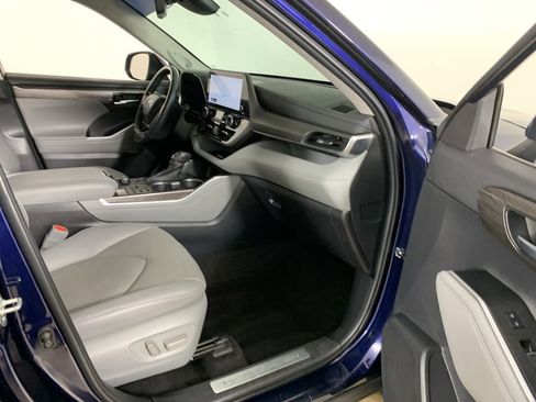 Used 2023 Toyota Highlander Limited AWD/4WD image 43