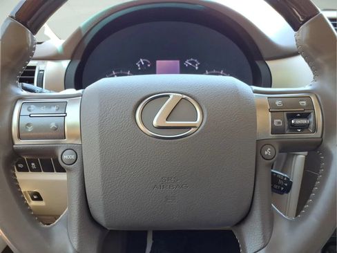 Used 2019 Lexus GX 460 Premium w/ Premium Package AWD/4WD image 25