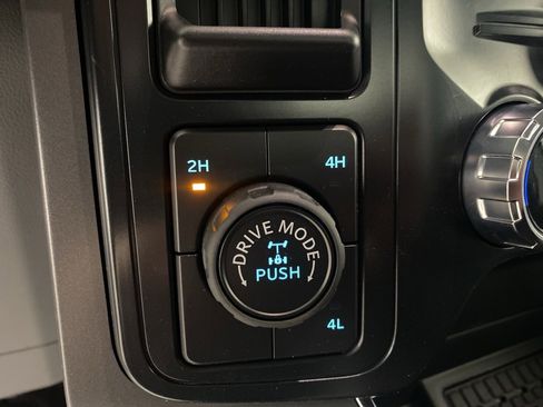 Used 2025 Ford F150 XLT w/ Equipment Group 302A MID image 23