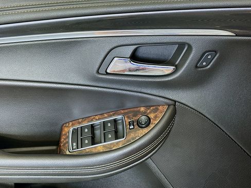 Used 2015 Chevrolet Impala LTZ FWD image 18