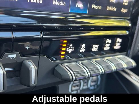 Certified 2022 RAM 1500 Limited image 19