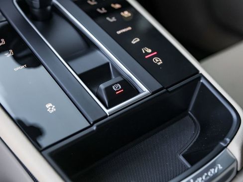 New 2026 Porsche Macan AWD/4WD image 30