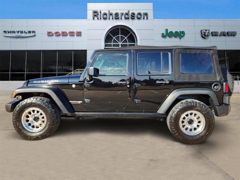 Used 2018 Jeep Wrangler Unlimited Rubicon w/ Connectivity Group image 3