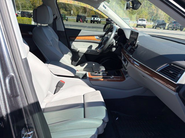 Used 2023 Audi Q5 e Premium Plus w/ Premium Plus Package AWD/4WD image 4