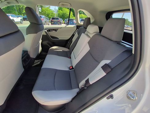 Used 2025 Toyota RAV4 XLE AWD/4WD image 29