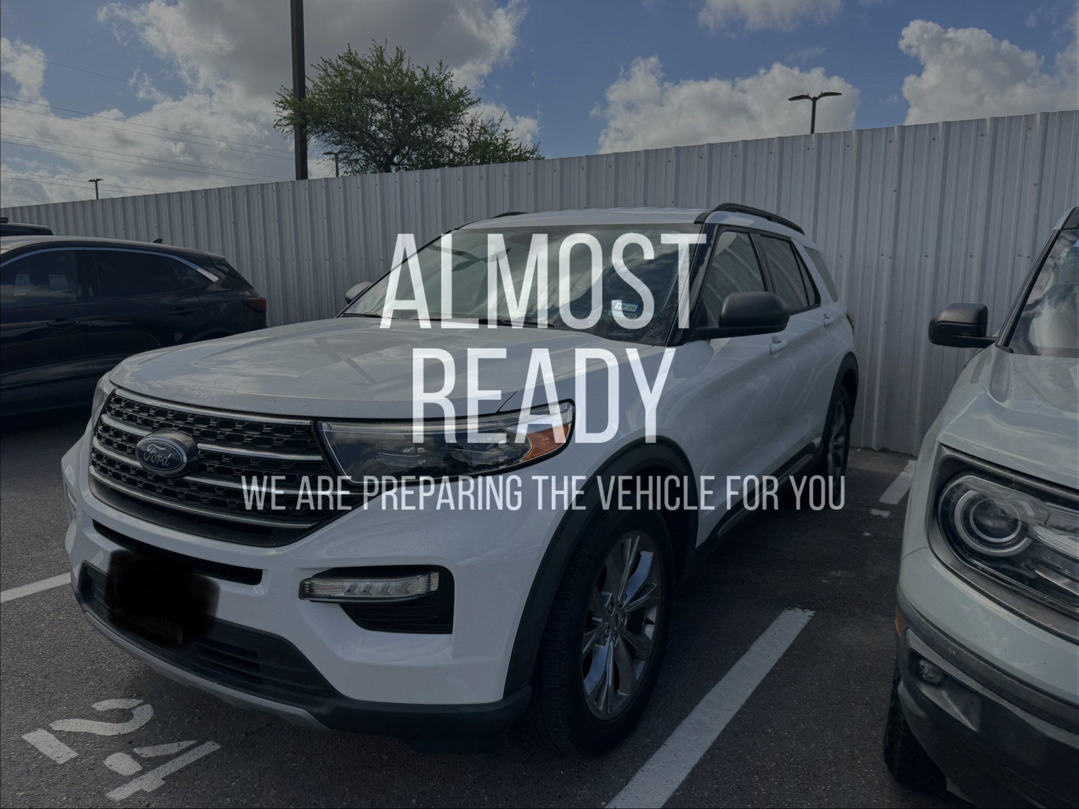Used 2021 Ford Explorer XLT w/ Equipment Group 202A RWD image 2