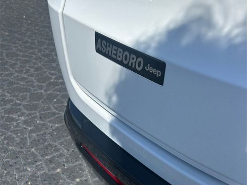 New 2025 Jeep Wagoneer Series II image 8