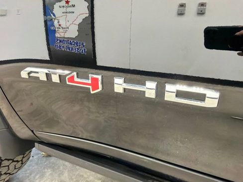 Used 2025 GMC Sierra 2500 AT4 w/ AT4 Premium Plus Package AWD/4WD image 20