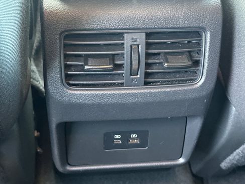 Used 2023 Nissan Rogue SV image 13