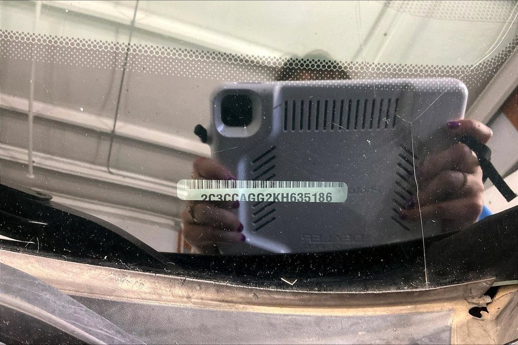 Used 2019 Chrysler 300 S AWD/4WD image 40