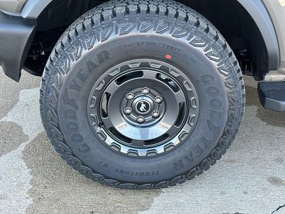 New 2025 Ford Bronco 2-Door w/ Sasquatch Package