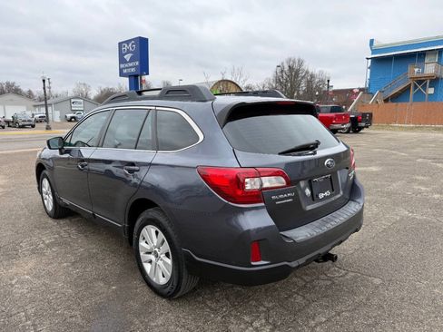 Used 2017 Subaru Outback 2.5i image 3