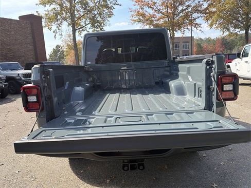 New 2026 Jeep Gladiator Rubicon w/ Steel Bumper Group image 18