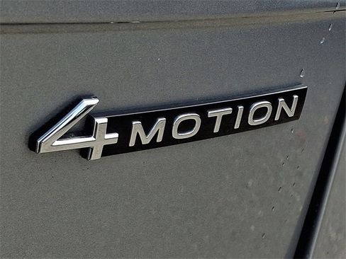 Used 2024 Volkswagen Tiguan SE R-Line image 31