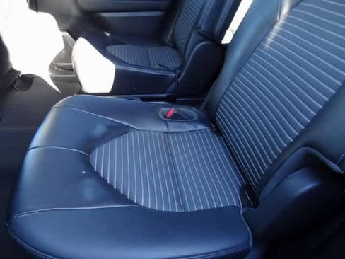 Used 2023 Toyota Highlander XSE image 20