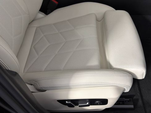 Certified 2024 BMW 530i 530i w/ Premium Package image 28