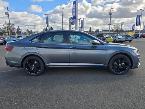 New 2026 Volkswagen Jetta SE FWD image 2