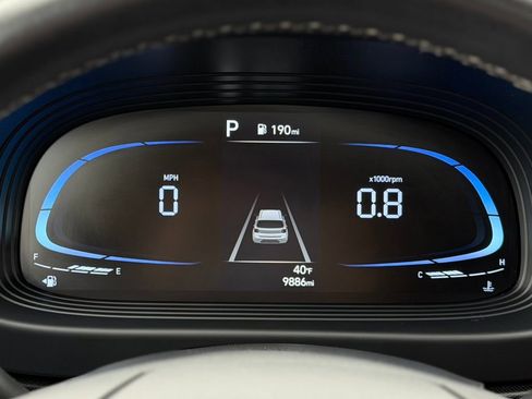 Used 2023 Hyundai Venue SEL w/ Cargo Package FWD image 11