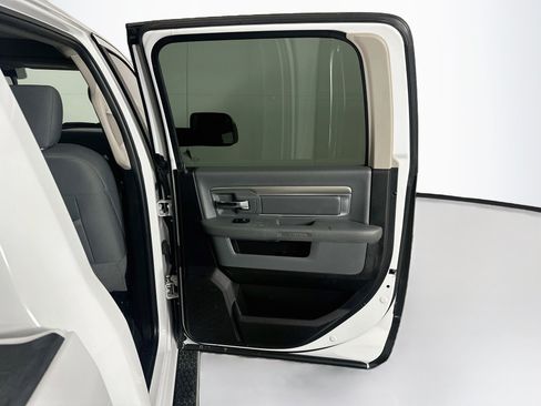Used 2018 RAM 1500 Big Horn RWD image 29