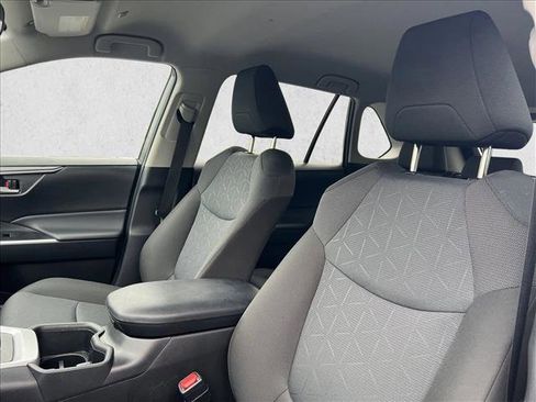 Certified 2025 Toyota RAV4 XLE FWD image 16